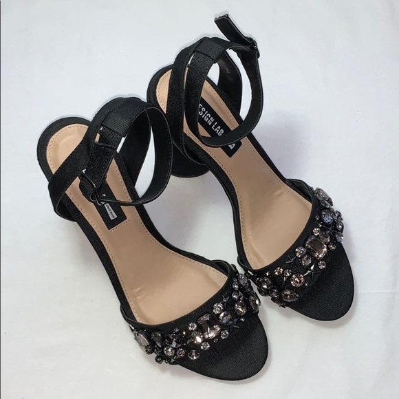 New Women's Design Lab L&T Embellished Sandals - Picture 1 of 13